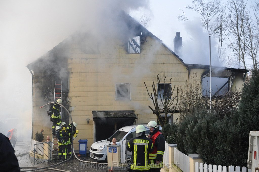 Haus komplett ausgebrannt Leverkusen P42.JPG